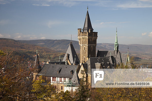 Ausblick vom Agnesberg auf das Schloss  Wernigerode  Harz  Sachsen-Anhalt  Deutschland  Europa  ÖffentlicherGrund