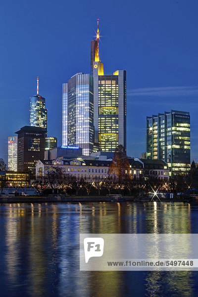 Europäische Zentralbank EZB Skyline Skylines Europa Nacht Ansicht Frankfurt am Main Commerzbank Deutschland Hessen