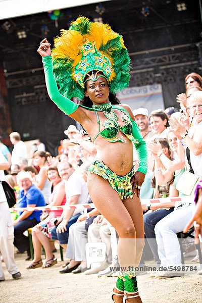 Samba-Tänzerin  Samba-Festival  Coburg  Bayern  Deutschland  Europa