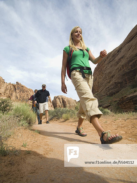 Menschen Wandern in Wüste