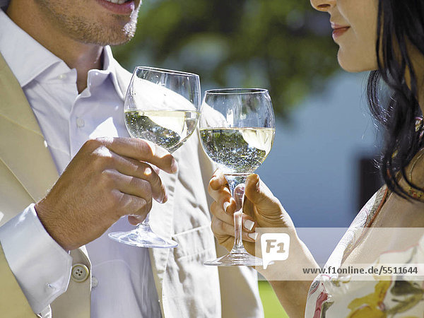 Paar trinken Wein