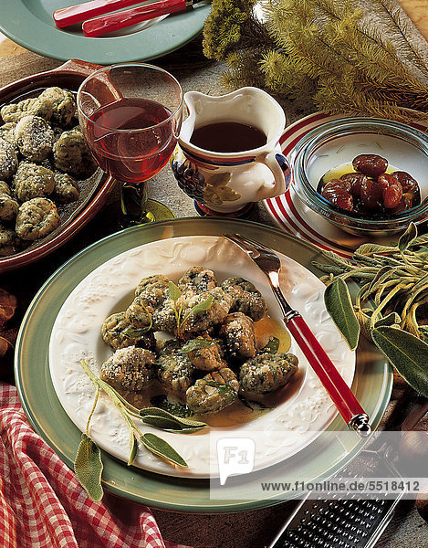 werfen Spinat Kastanie Gnocchi Freiheit Butter Kochrezept Rezept Schweiz