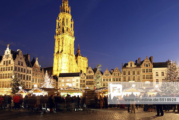 Christmas market at the town hall on Grote Markt  surrounded by old guild houses  historic centre of Antwerp  Flanders  Belgium  Europe