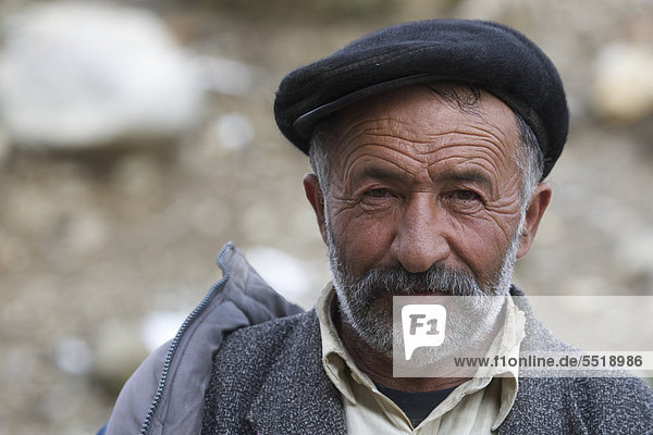 Kirghiz man  portrait  Pamir region  Tajikistan  Central Asia  Asia