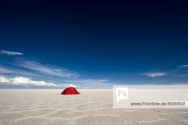 Zelt auf Salzsee  Salar de Uyuni  Uyuni  Bolivien  Südamerika
