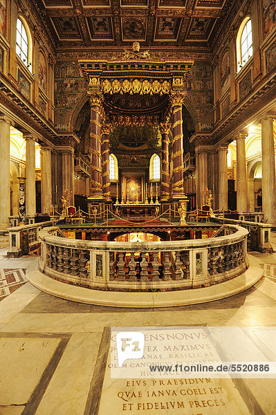 Innenansicht der Kirche Santa Maria Maggiore  Rom  Italien  Europa