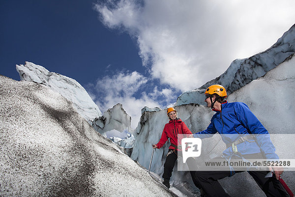 wandern  klettern  auf einem Gletscher