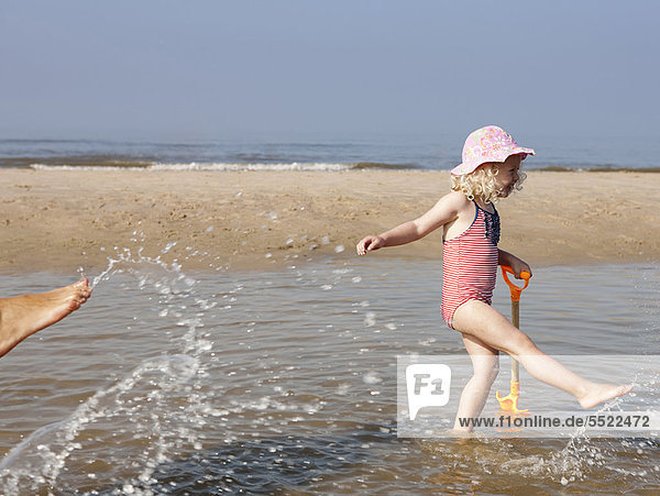 Wasser  Strand  spielen