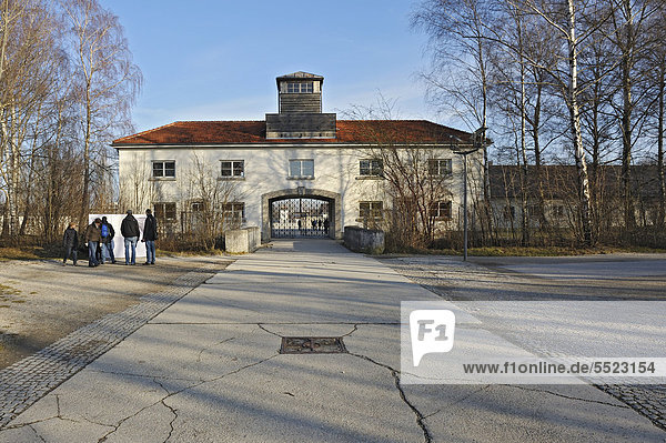 Jourhaus  Eingang zum KZ-Gelände  Dachau bei München  Bayern  Deutschland  Europa