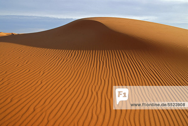 Sanddünen von Erg Chebbi am Westrand der Sahara  MeknËs-Tafilalet  Marokko  Afrika