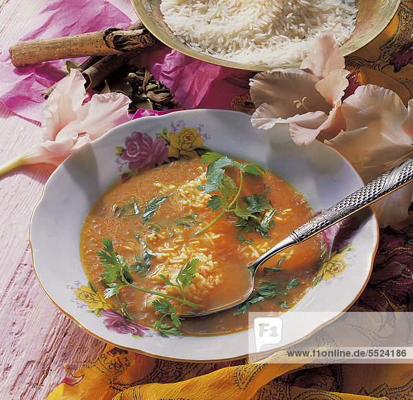 Basmati-Reis-Suppe mit Koriander  Indien  Rezept gegen Gebühr erhältlich