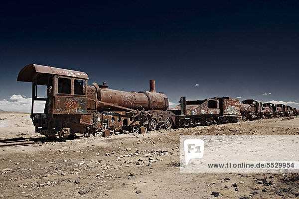 Eisenbahnfriedhof bei Uyuni  Bolivien