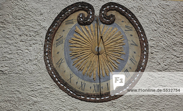 Sonnenuhr am Schloss Oberschwappach, Gemeinde Knetzgau, Landkreis Haßberge, Bayern, Deutschland, Europa