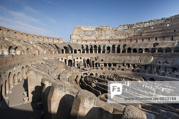Das Innere im Kolosseum  Rom  Italien  Europa