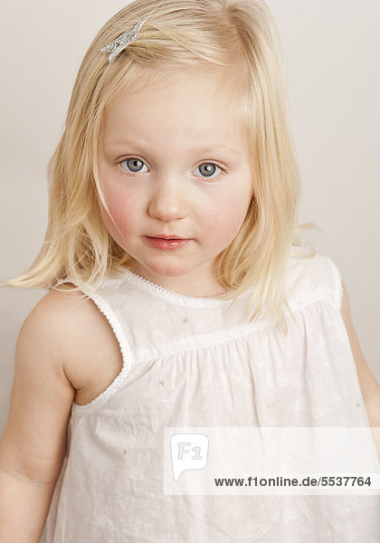 Kleines Blondes Mädchen  Porträt