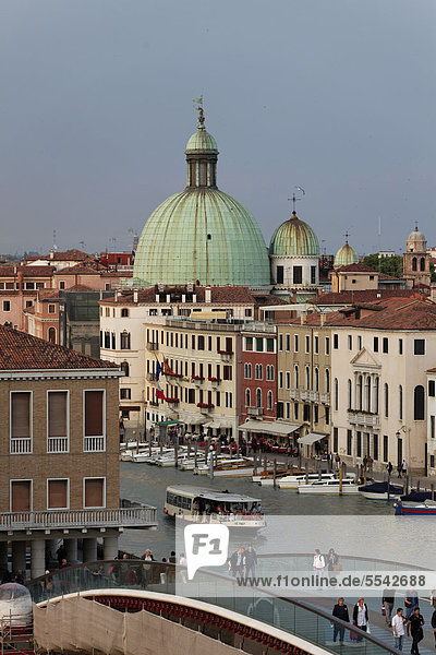 Brücke der Verfassung  auch Calatrava-Brücke  Stadtteil Santa Croce  Venedig  UNESCO Weltkulturerbe  Venetien  Italien  Europa