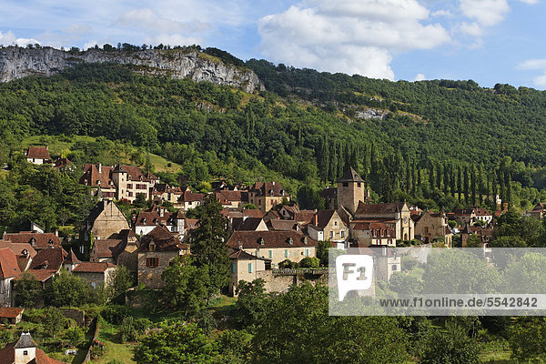 Autoire  wird als eines der schönsten Dörfer Frankreichs bezeichnet  Les Plus Beaux Villages de France  Haut Quercy  Lot  Frankreich  Europa