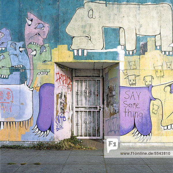 Bunte Graffiti an einem Gebäude in Portland Oregon USA