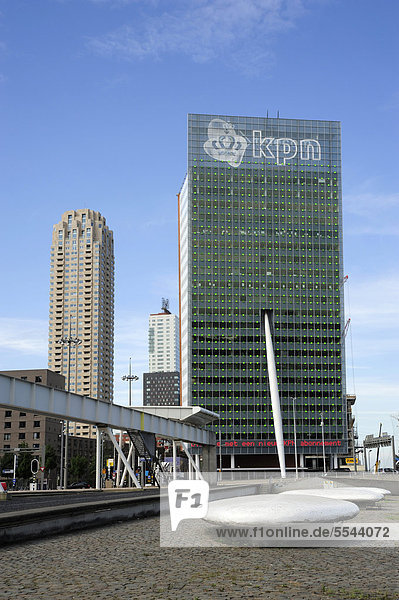 Moderne Architektur am Nieuwe Maas Fluss  KPN Telecom Turm  Wilheminapier Hafen  Kop van Zuid  Rotterdam  Holland  Nederland  Niederlande  Europa