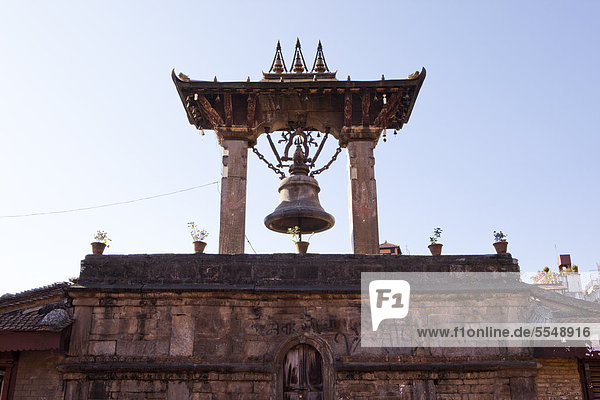 Glocke an einem Gebäude  Kathmandu  Nepal
