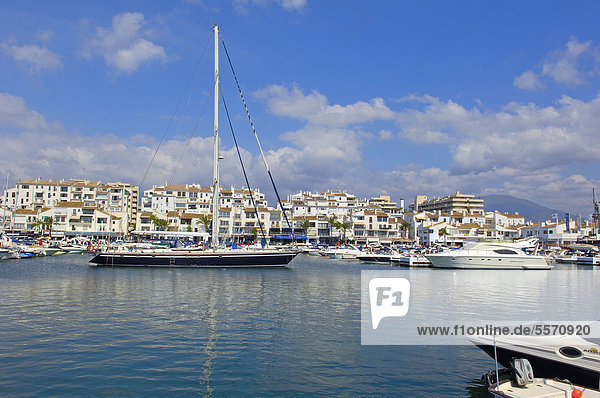 Der exklusive Yachthafen von Puerto Ban_s  Marbella  Costa del Sol  Provinz M·laga  Andalusien  Spanien  Europa