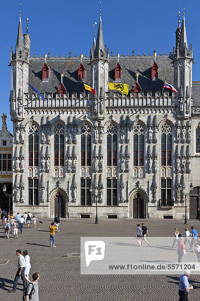 Burgplatz und Rathaus  Altstadt von Brügge  UNESCO Weltkulturerbe  Westflandern  Flämische Region  Belgien  Europa