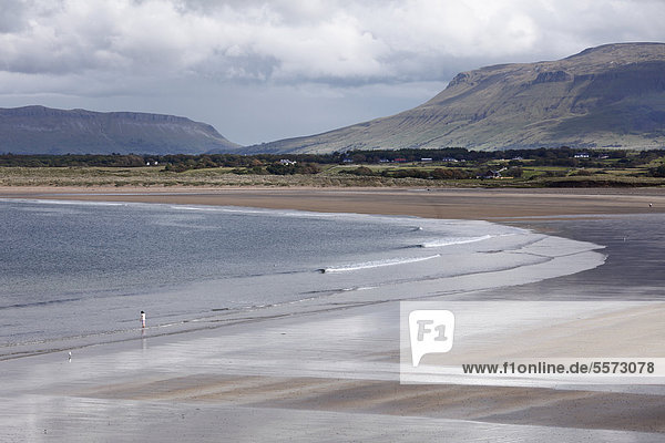 Strand von Mullaghmore  County Sligo  Connacht  Irland  Europa