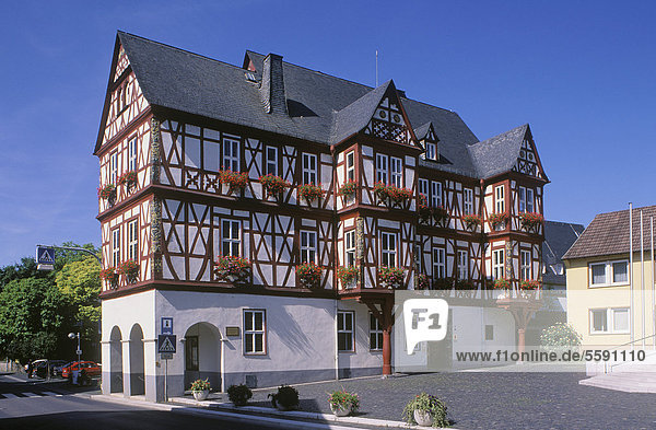 Rathaus und Adolzheimer Hof  Nassau  Westerwald  Rheinland-Pfalz  Deutschland  Europa
