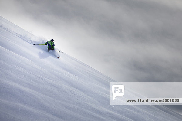 Mann  Hügel  Schnee  Skisport
