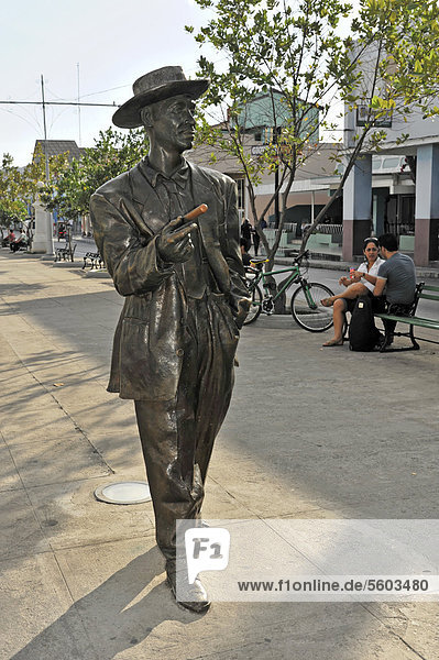 Bronze statue of Benny MorÈ  Cienfuegos  Cuban singer  1919 - 1963  Cienfuegos  Cuba  Greater Antilles  Caribbean  Central America  America
