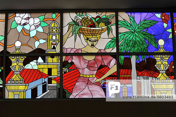 Farbige Fenster  Empfangshalle  Rezeption  4-Sterne-Hotel Brisas Trinidad Del Mar  Trinidad  Kuba  Große Antillen  Karibik  Mittelamerika  Amerika
