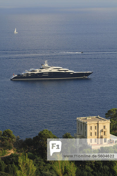 Motoryacht Serene  Baujahr 2011  Werft: Fincantieri Yachts  Länge 133  9 m  Eigner: Yuri Scheffler  an der CÙte d'Azur vor Monaco  Mittelmeer  Europa