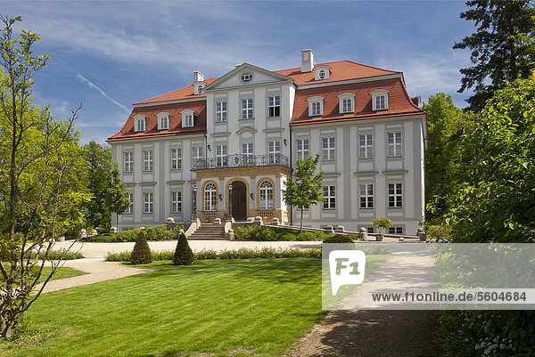 Schloss und Park Güldengossa bei Leipzig  Sachsen  Deutschland  Europa