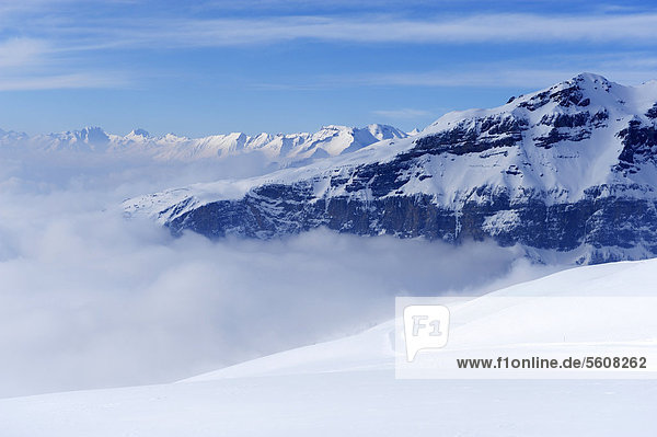 Sicht vom Torrenthorn in die Nebel verhüllten Walliser Alpen  Leukerbad  Wallis  Schweiz  Europa