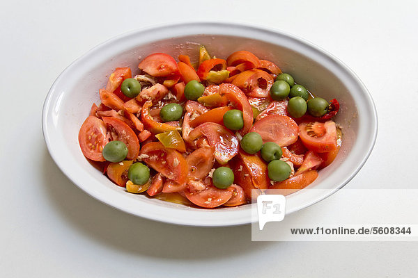Tomaten- und Olivensalat