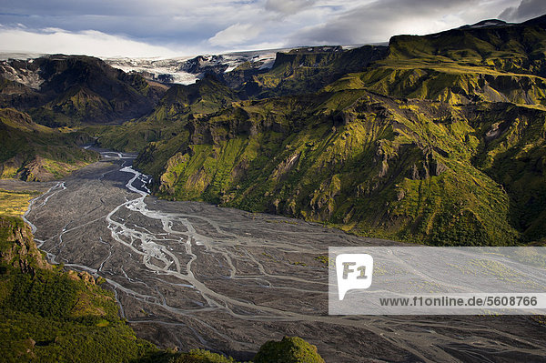 Fluss Kross· im Tal _Ûrsmörk  Thorsmörk  hinten der Gletscher M_rdalsjökull  Su_urland  Sudurland  Süd-Island  Island  Europa