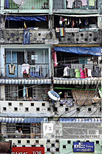 Wohnhaus frontal Apartment Nachbarschaft Südostasien Myanmar Asien