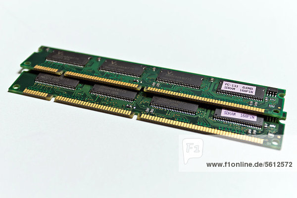 Zwei DIMM RAM Speichermodule  PC-133