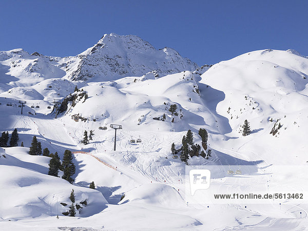Sesselliftbahn im Skigebiet am Kaunertaler Gletscher  Kaunertal  Feichten  Tiroler Oberland  Tirol  Österreich  Europa