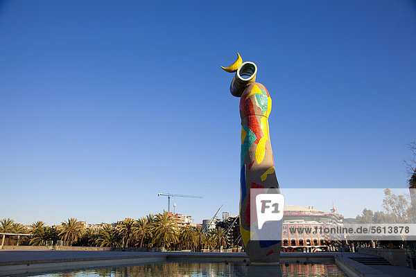 Skulptur Frau und Vogel von Joan MirÛ Joan MirÛ Park Barcelona Katalonien Spanien Europa
