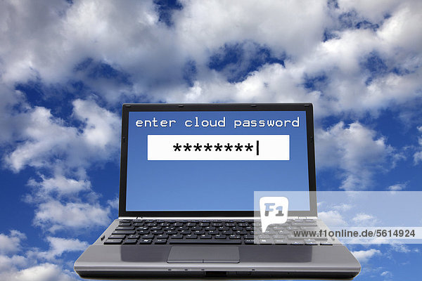 Laptop  Schriftzug enter cloud password  Wolken  Himmel  Symbolbild Cloud-Computing  Cloud