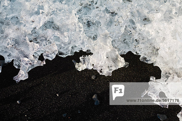 Gletschereis am Strand  Jokulsarlon Gletscherlagune  Island