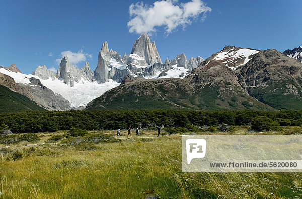 Monte Fitz Roy in der Nähe von El Chalten  Gebirgskette  Nationalpark Los Glaciares  UNESCO Weltkulturerbe  Provinz Santa Cruz  UNESCO Weltkulturerbe  Patagonien  Argentinien  Südamerika