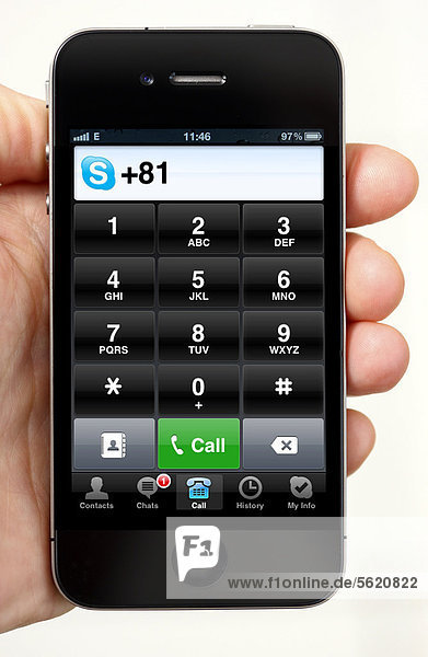 Iphone  Smartphone  Tastatur für ein Skype-Telefonat  App auf dem Display