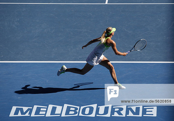 Maria Sharapova  RUS  und ihr Schatten  Schriftzug Melbourne  Australian Open 2012  ITF Grand Slam Tennis Tournament  Melbourne Park  Melbourne  Victoria  Australien