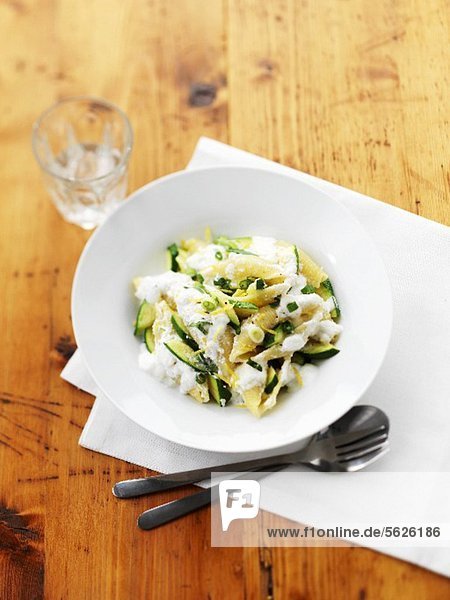 Muschelnudeln mit Zucchini
