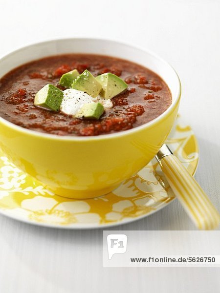 Gazpacho mit Avocado