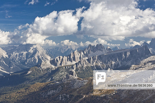 Aussicht von Lagazuoi  2778 m  Falzarego-Pass  Dolomiten  Italien  Europa