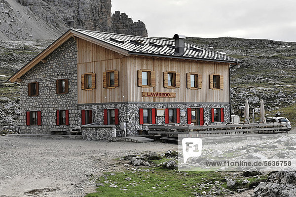 Lavaredo-Hütte  2344m  Drei-Zinnen-Wanderweg  Sextener Dolomiten  Italien  Europa