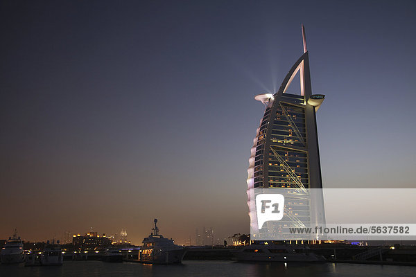 Vereinigte Arabische Emirate VAE Nacht Hotel Reichtum Naher Osten Asien Dubai
